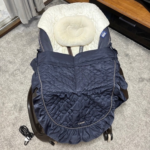 最終値下げ！8/1掲載終了　combi ネムリラ　オートスイング　ハイローチェア　電動　エアウィーブ