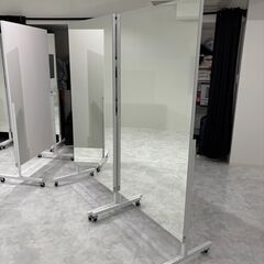 限定値下げ中【直接引き取り限定・ダンススタジオにお勧め】大型スタンドミラー 移動可能キャスター付き1脚の画像