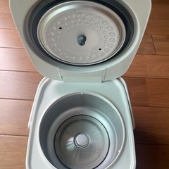 アイリスオオヤマ　炊飯器　3号炊き　2021年製  お取引き中の画像