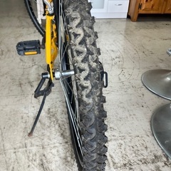 I 2507-096 REGOLITH CES-62 折りたたみ式 マウンテンバイク 26インチ 16段変速 ブレーキの効きに問題無し タイヤの空気抜けています 店頭では空気を入れることはできません キズ汚れ有り 現状お渡しの画像