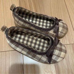 女の子　スニーカー、サンダル、の画像