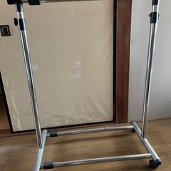 ハンガーラック　キャスター付　アイリスオーヤマ　
PI-1800M