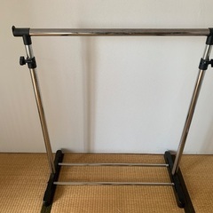 ハンガーラックの画像