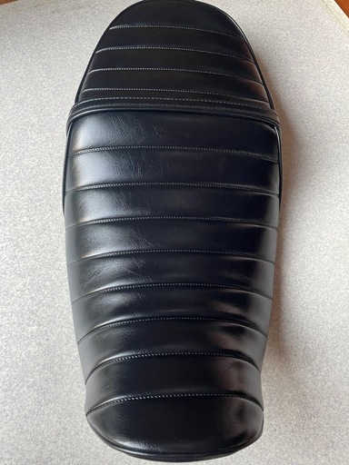 Z900RS/CAFE用　ローダウン　茗荷シート　GTR-Series　タックロール艶有りブラック　品番0170