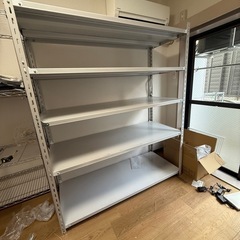 業務用スチールラックの画像