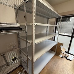 業務用スチールラックの画像