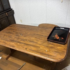 テーブル