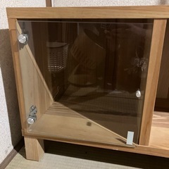 引取り限定》イケア トレービー 木製シェルフ 廃盤品 ガラス扉
