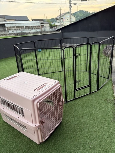 犬用柵とクレート