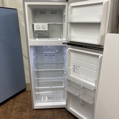 I524🌈 ジモティー限定価格！ Hisense 冷蔵庫 (227L)  ⭐ 動作確認済 ⭐ クリーニング済の画像