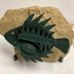 青銅の魚のオブジェ