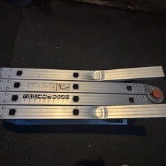 アルミ製折りたたみ脚立の画像