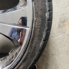 R19のカッコいいアルミホイールの画像