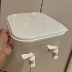 麦茶容器の画像