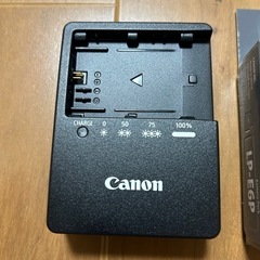 新品LP-E6P＋純正バッテリーチャージャーの画像