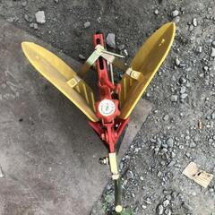 【松本市引き取り限定】ニューイエロー培土器（畝たて機）①の画像