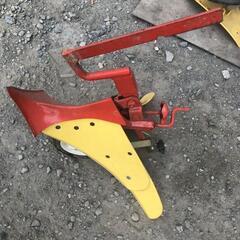 値下げ【松本市引き取り限定】ニューイエロー培土器（畝たて機）②の画像