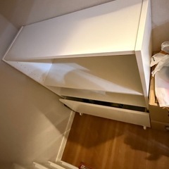 IKEA ホワイト木製ラック棚の画像
