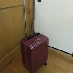 ハードタイプキャリーケース　ファスナータイプ　機内持ち込みサイズ...