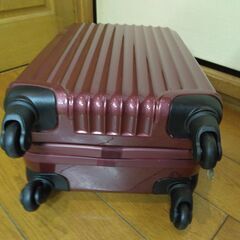 ハードタイプキャリーケース　ファスナータイプ　機内持ち込みサイズ SAXOLINE サクソライン　レッド　　[キャリーバッグ 旅行日数目安：1～2泊 35L/40L（拡張時） コンパクト　TSAロック搭載　ポリカーボネート　トラベルバックの画像