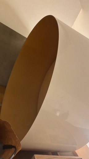 IDEE 「MILK DROP TABLE（ミルクドロップテーブル）」