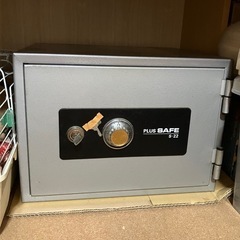 金庫 plussafe s22