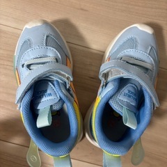 子供用シューズの画像