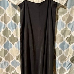 ワンピースとTシャツの画像