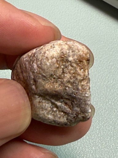 原石　ガーネット