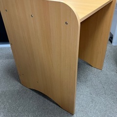 木製デスク机の画像