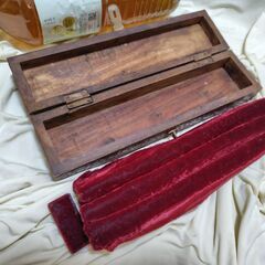 【まだ受付中・送付可能】美品 アンティーク調 指輪収納ボックス 小物入れにも♪ 木製金属装飾♪ 早い者勝ちです✨✨の画像