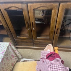 サイドボード　食器棚
