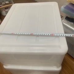 衣装ケース2つ、小物入れ1つの画像