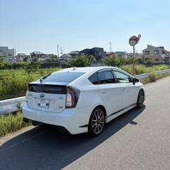 トヨタ　30  プリウス　G'sの画像