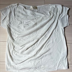 ドレープデザインTシャツの画像