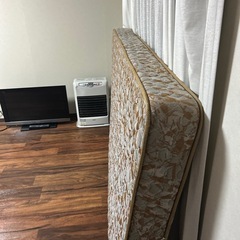 ダブルベッド
の画像