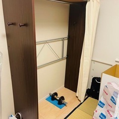 衣類収納用の棚