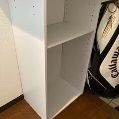 白い棚　本棚　　