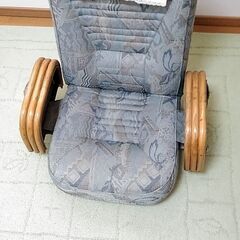 回転式リクライニング座椅子（フロアチェア）の画像