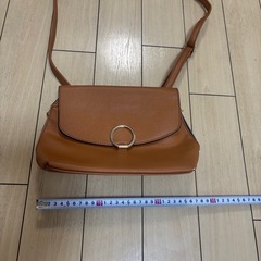 ショルダーバッグ　茶色