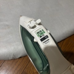 スチームアイロン ➕アイロン台