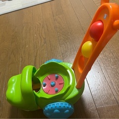 【無料】ボールを食べる手押しワニの画像