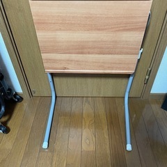 無料！美品 折り畳みデスク 机 サイドテーブルの画像