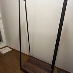 ハンガーラック　木製　インテリアの画像