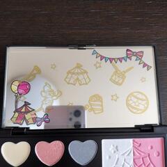 ダンボ DUMBO デザインのコスメ マルチパレットの画像