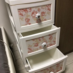 花柄のかわいい収納