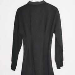 黒いワンピースの画像