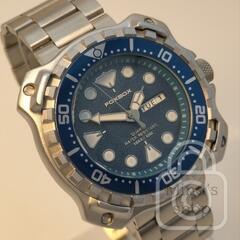 大人の為のデカ厚【ケースの力強いデザインスタディをバンドまで貫徹/新品】デイデイト機能 マリーナブルー文字盤/屈強３連ステンブレスの画像