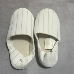 3coins白スリッパ　フリーサイズ　1回のみ使用