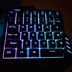 片手用ゲーミングキーボードの画像